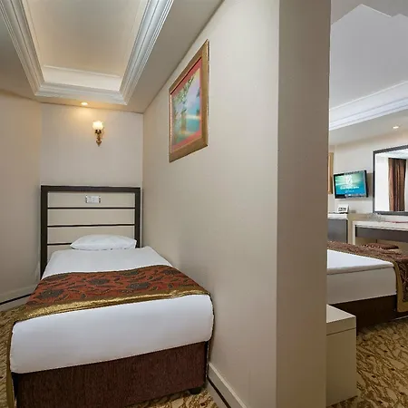 Hotel Club Sera 5*